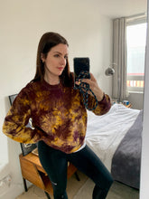 Load image into Gallery viewer, IRIS Premium Organic Semi-Cropped Sweatshirt