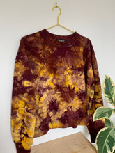 Load image into Gallery viewer, IRIS Premium Organic Semi-Cropped Sweatshirt
