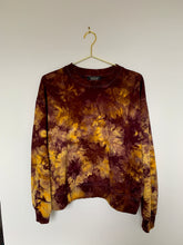 Load image into Gallery viewer, IRIS Premium Organic Semi-Cropped Sweatshirt
